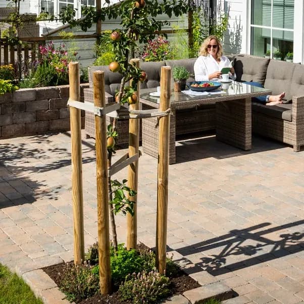 Asak herregård uterom ulike farger sofagruppa epletre